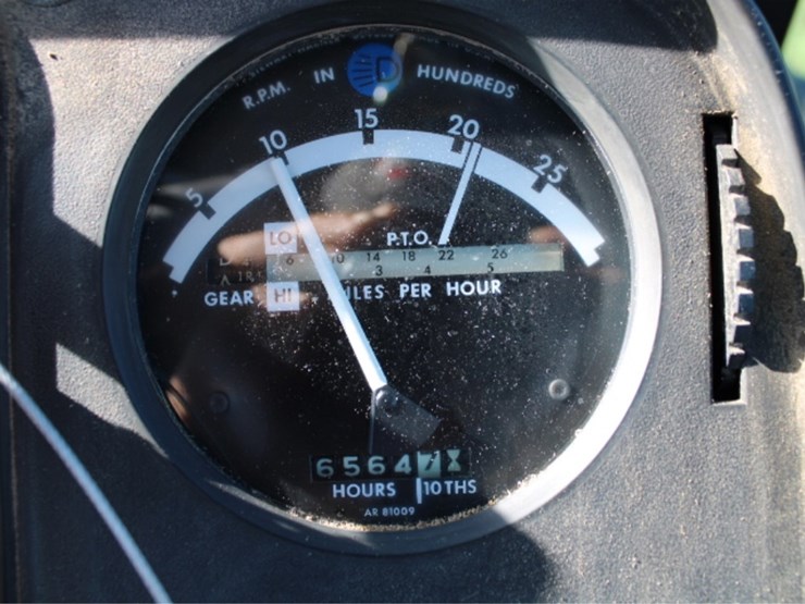 john-deere-8440-image-30