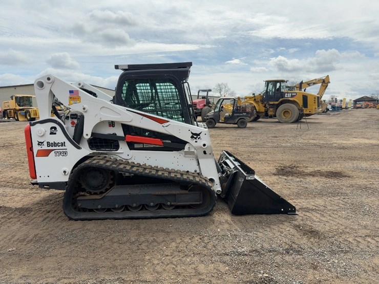 2020-bobcat-t740-image-6