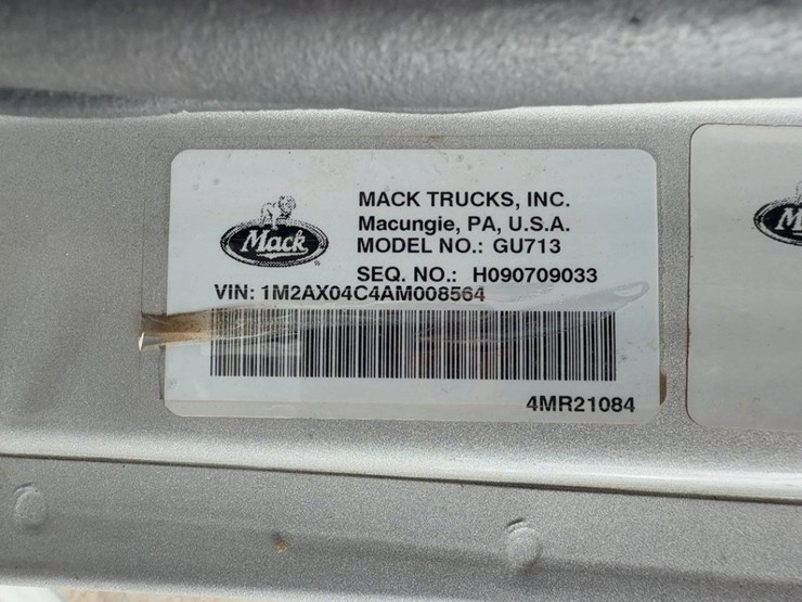 2010-mack-granite-gu713-image-39
