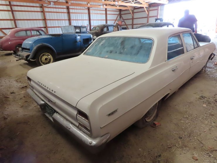 1964-chevrolet-chevelle-300-4dr-sedan-image-4