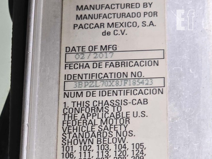 2018-peterbilt-320-image-38