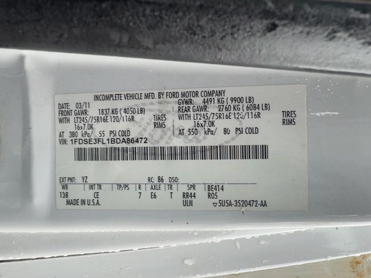 2011-ford-e350-image-21