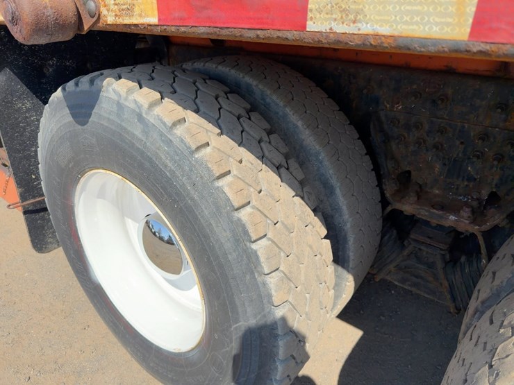 2012-international-7600-image-15