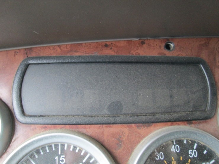 2008-peterbilt-387-image-52