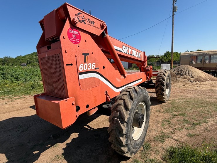 2000-sky-trak-6036-image-10