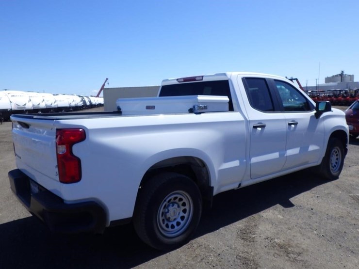 2019-chevrolet-1500-image-3