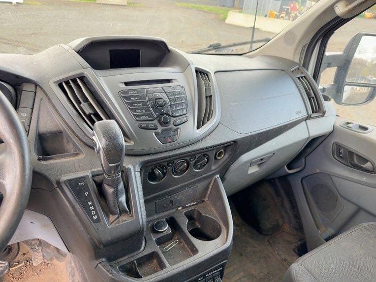 2019-utility-van-image-27