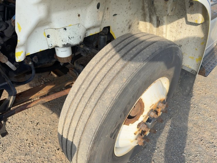 2015-international-8600-image-10