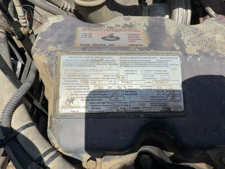 1998-mack-rd690s-image-9