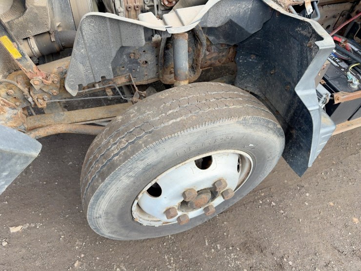2014-mitsubishi-fuso-fe160-image-9