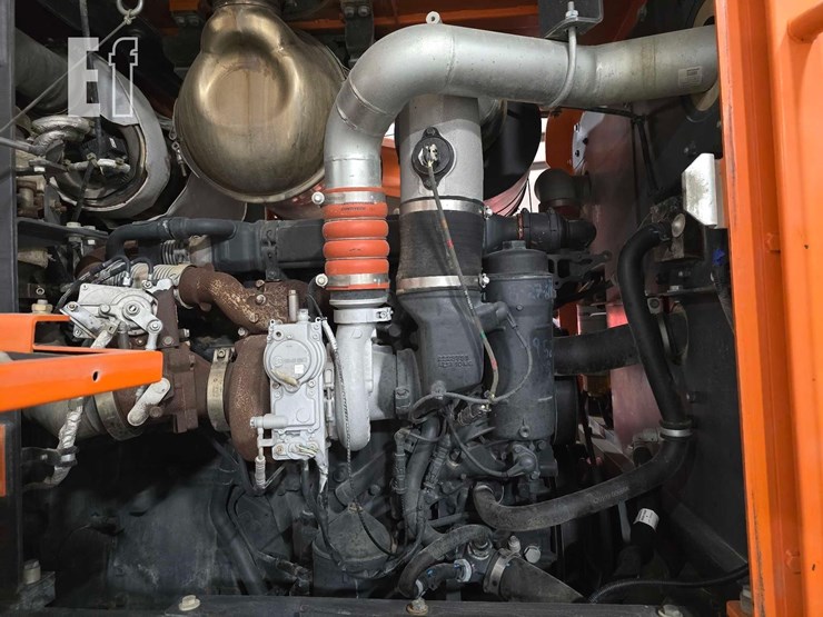 2017-doosan-dl300-5-image-25