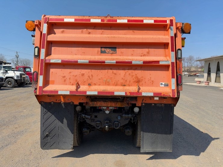 2012-international-7600-image-4