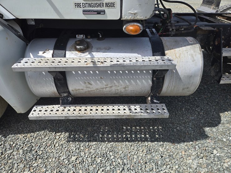 2007-massey-ferguson-8-image-17