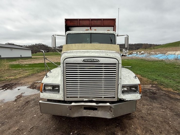 1999-freightliner-fld112-image-21