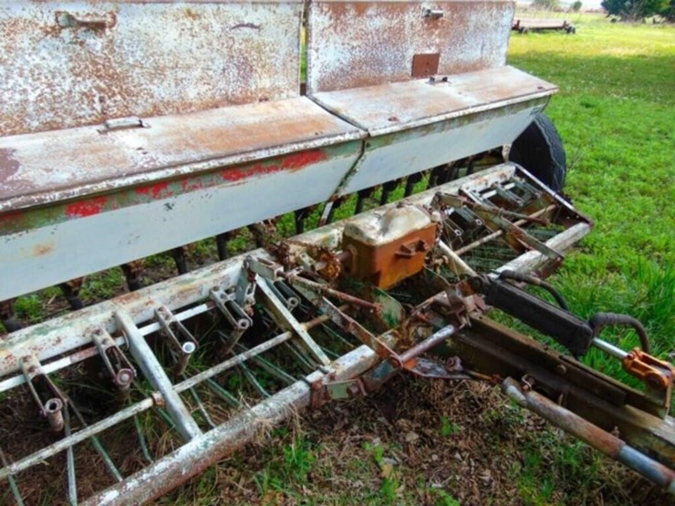 oliver-double-drill-with-hitch-image-10