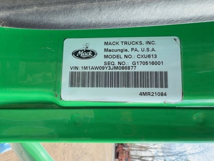 2018-mack-pinnacle-cxu613-image-30