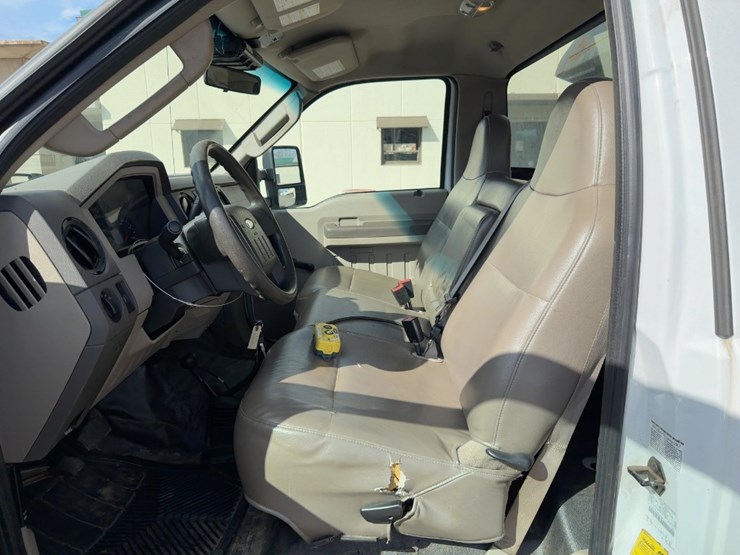 2008-ford-f550-xl-image-26