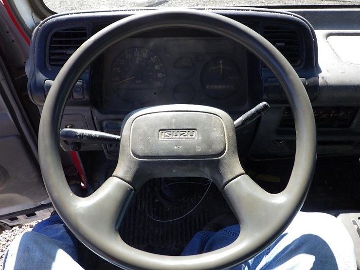 2000-isuzu-nqr-image-28