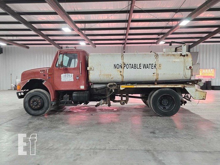 1990-international-4900-image-5