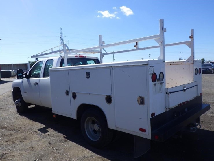 2009-chevrolet-3500hd-image-4