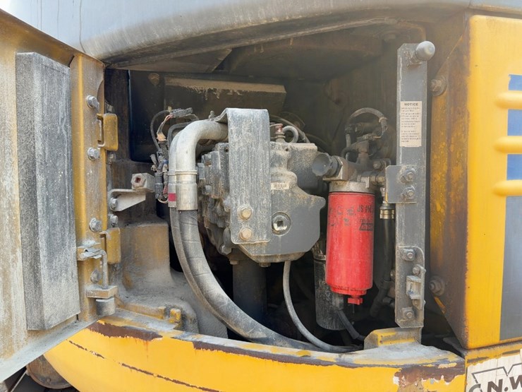 2009-komatsu-pc228us-lc-3e0-image-32