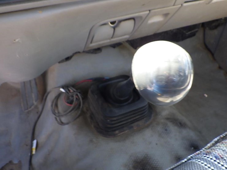 1996-gmc-3500-image-32