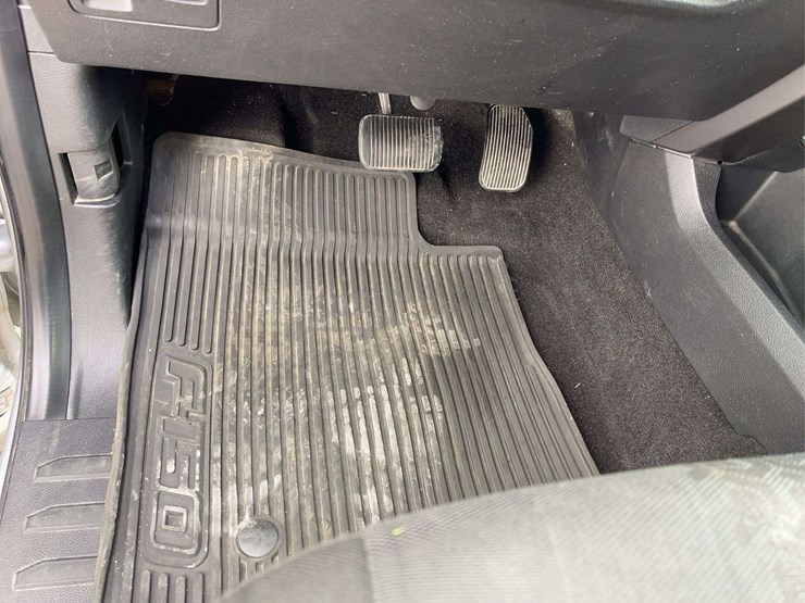 2020-ford-f150-image-36