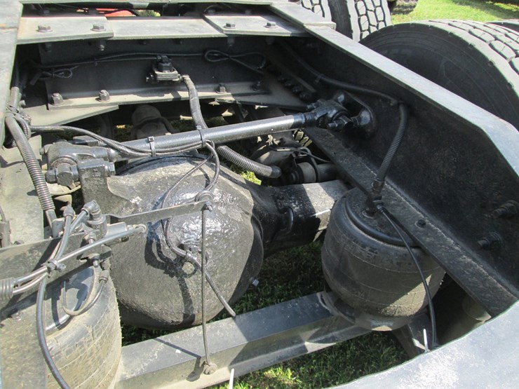 2008-peterbilt-389-image-8