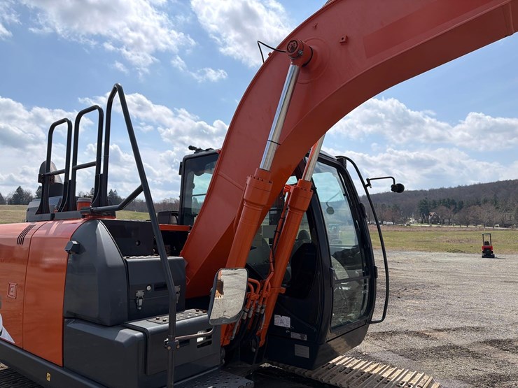 2019-hitachi-zx120-6-image-13