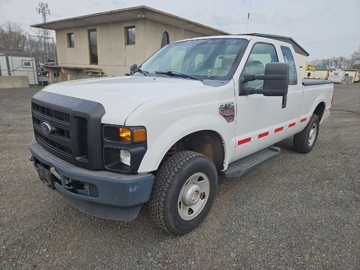 2009-ford-f250-xl-image-1