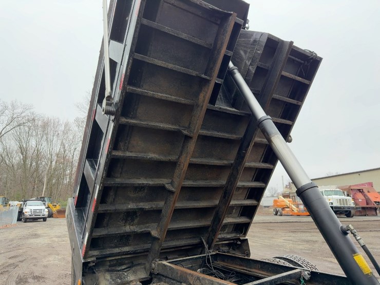 2005-kenworth-t300-image-18