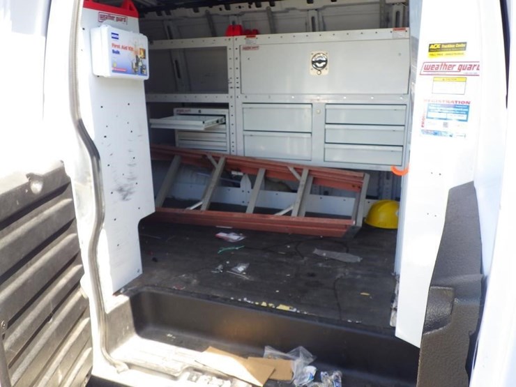 2015-chevrolet-express-2500-image-7