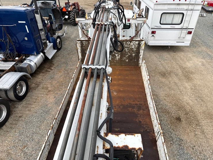 2010-massey-ferguson-8-image-64