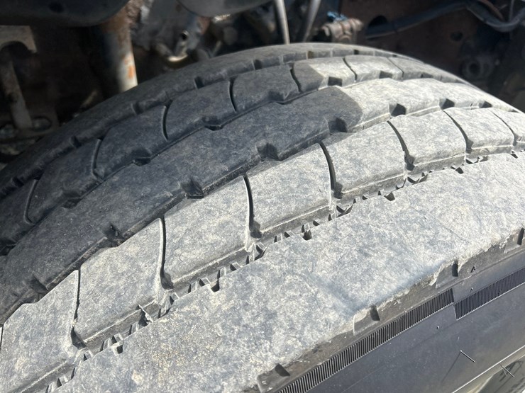 2010-massey-ferguson-8-image-78