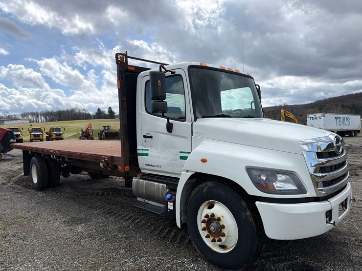 2018-hino-338-image-3