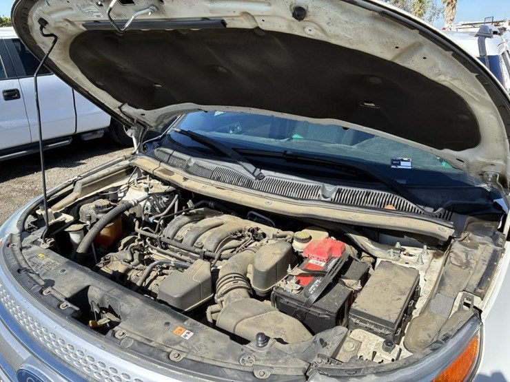 2012-ford-explorer-image-8