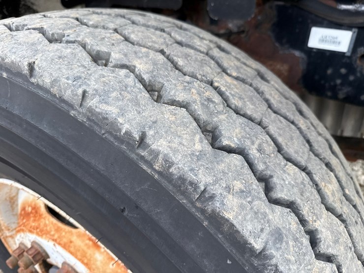 2010-massey-ferguson-8-image-107