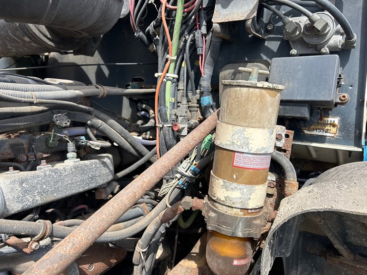 1999-mack-cl713-image-98