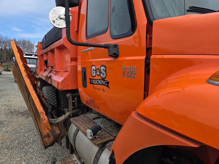 2002-international-7300-image-21