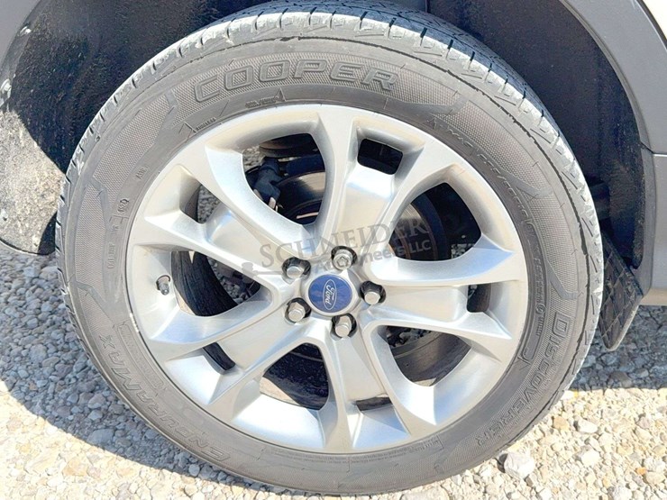 2014-ford-escape-titanium-image-18