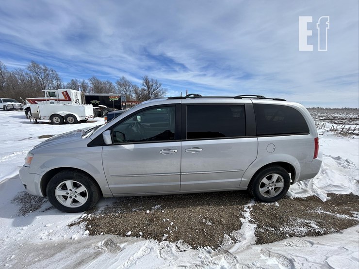 2010-dodge-grand-caravan-sxt-image-7