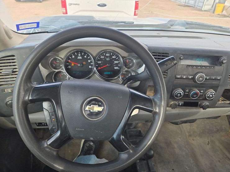 2013-chevrolet-silverado-3500hd-image-14