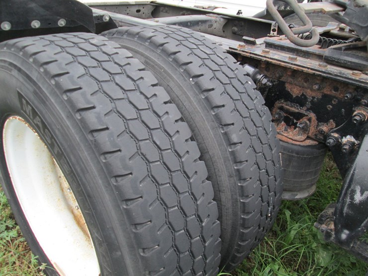 #46165-•-inop-2012-freightliner-t/a-daycab-truck-tractor-1fujgebg8clbv8611-image-5