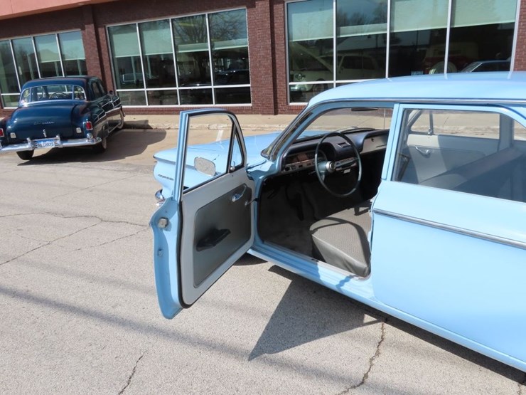 1960-chevrolet-corvair-4dr-sedan-image-9