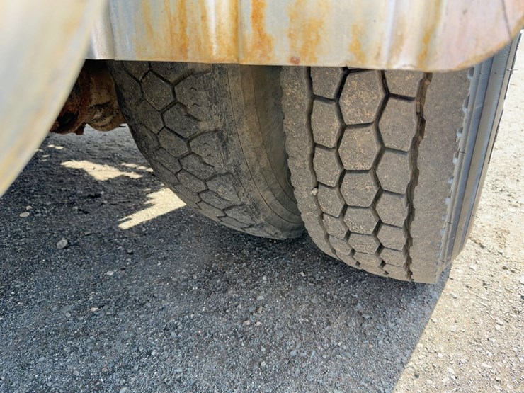 2006-international-7400-image-15