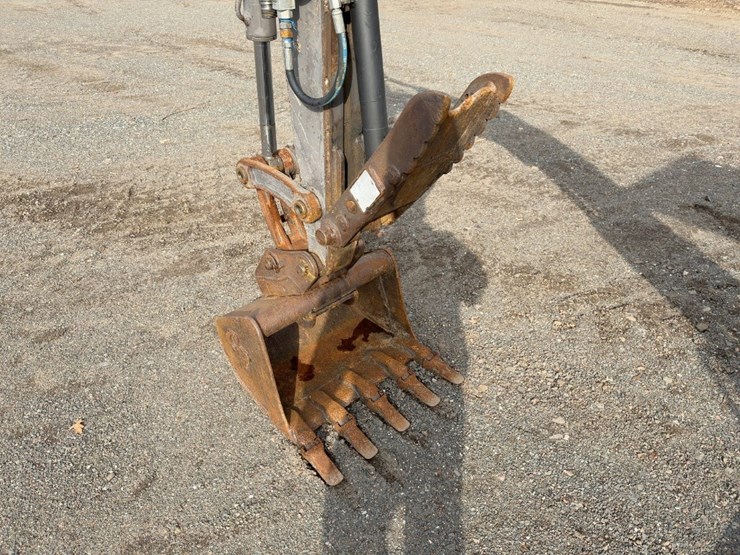 2004-volvo-ec35-image-12