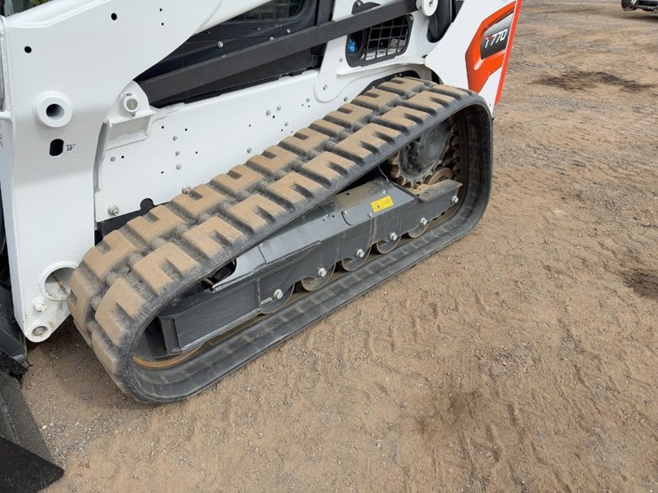 2024-bobcat-t770-image-17