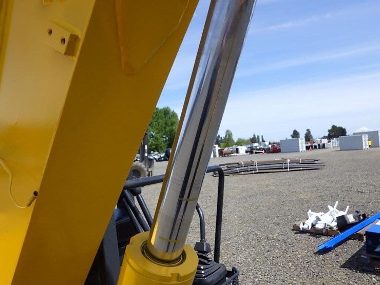 komatsu-pc28uu-image-23