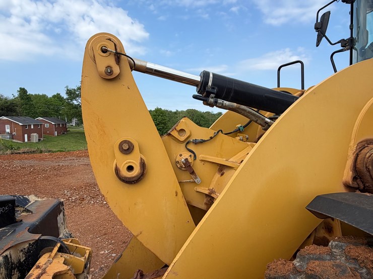 2016-caterpillar-926m-image-3