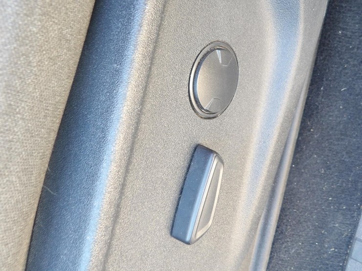 2023-ford-f250-image-17